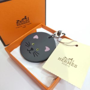 タグ付き　エルメス　ネコ　チャーム　レザー